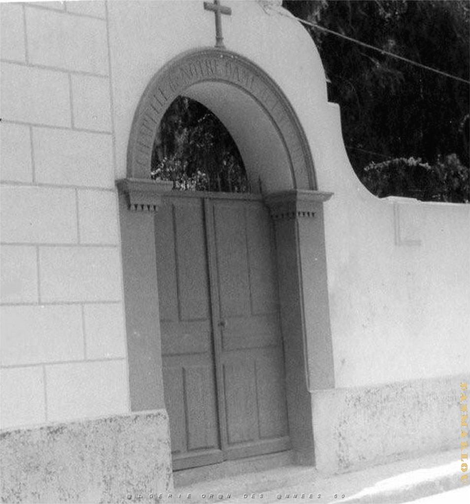 COMMUNIONS ORAN CHAPELLE N.D. DE LOURDES 1.jpg